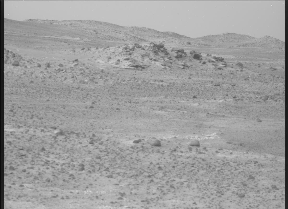 This image was taken by MCZ_RIGHT onboard NASA's Mars rover Perseverance on Sol 1941