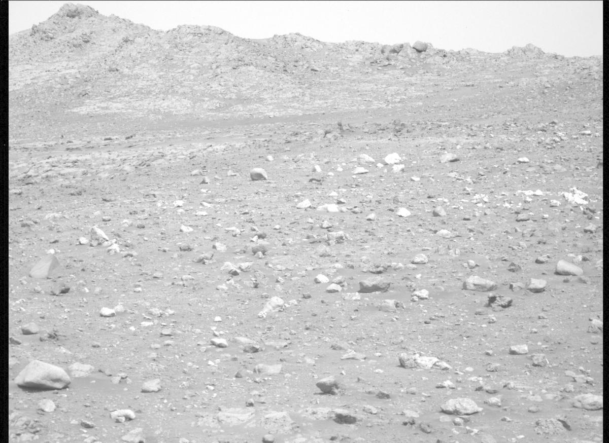 This image was taken by MCZ_LEFT onboard NASA's Mars rover Perseverance on Sol 1951