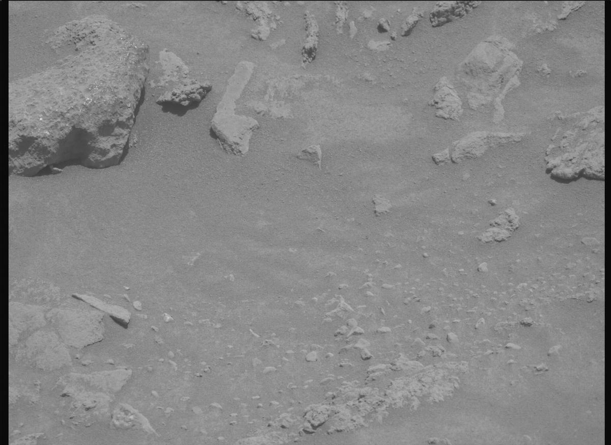 This image was taken by MCZ_LEFT onboard NASA's Mars rover Perseverance on Sol 2011