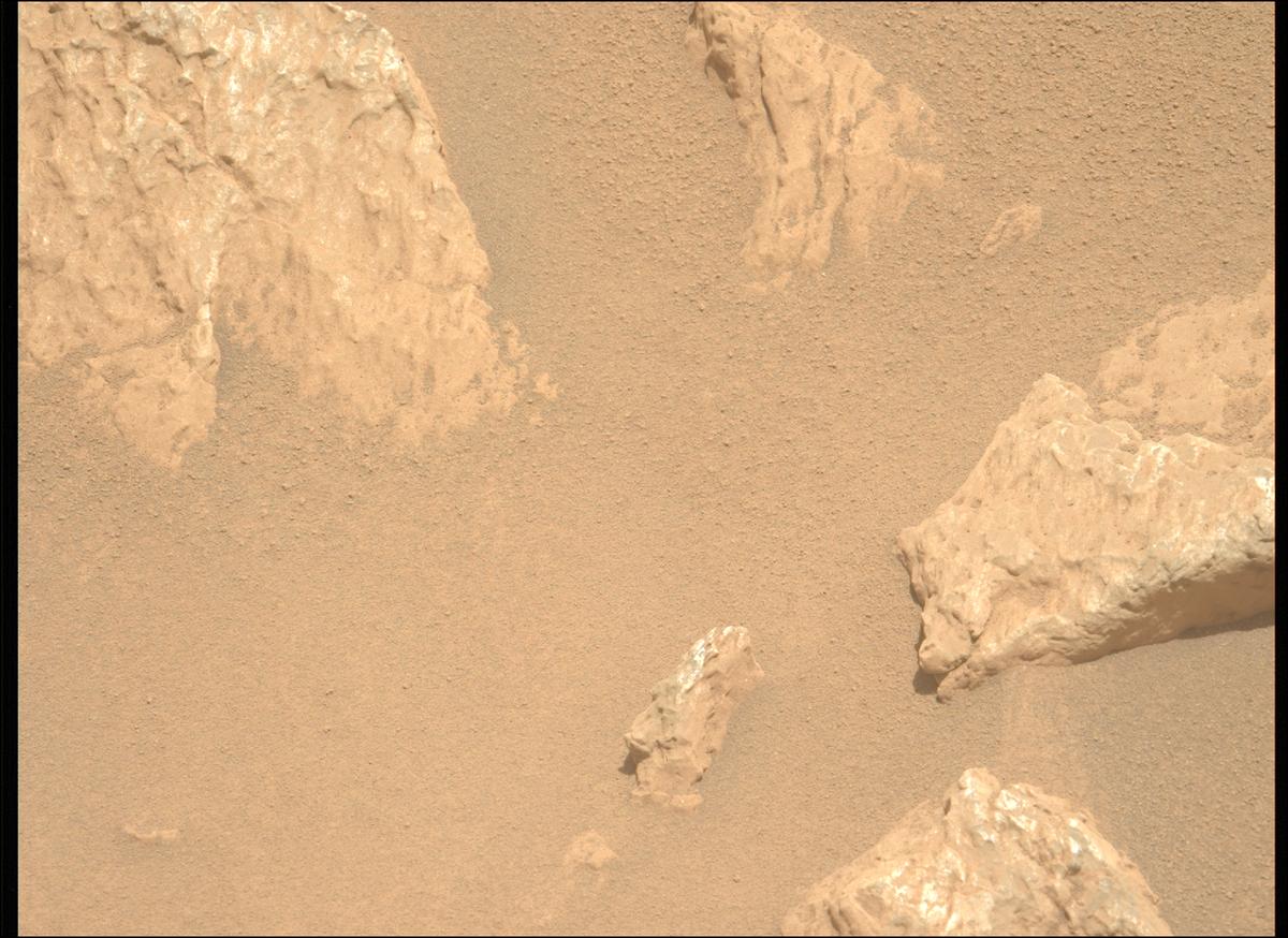 This image was taken by MCZ_LEFT onboard NASA's Mars rover Perseverance on Sol 2011