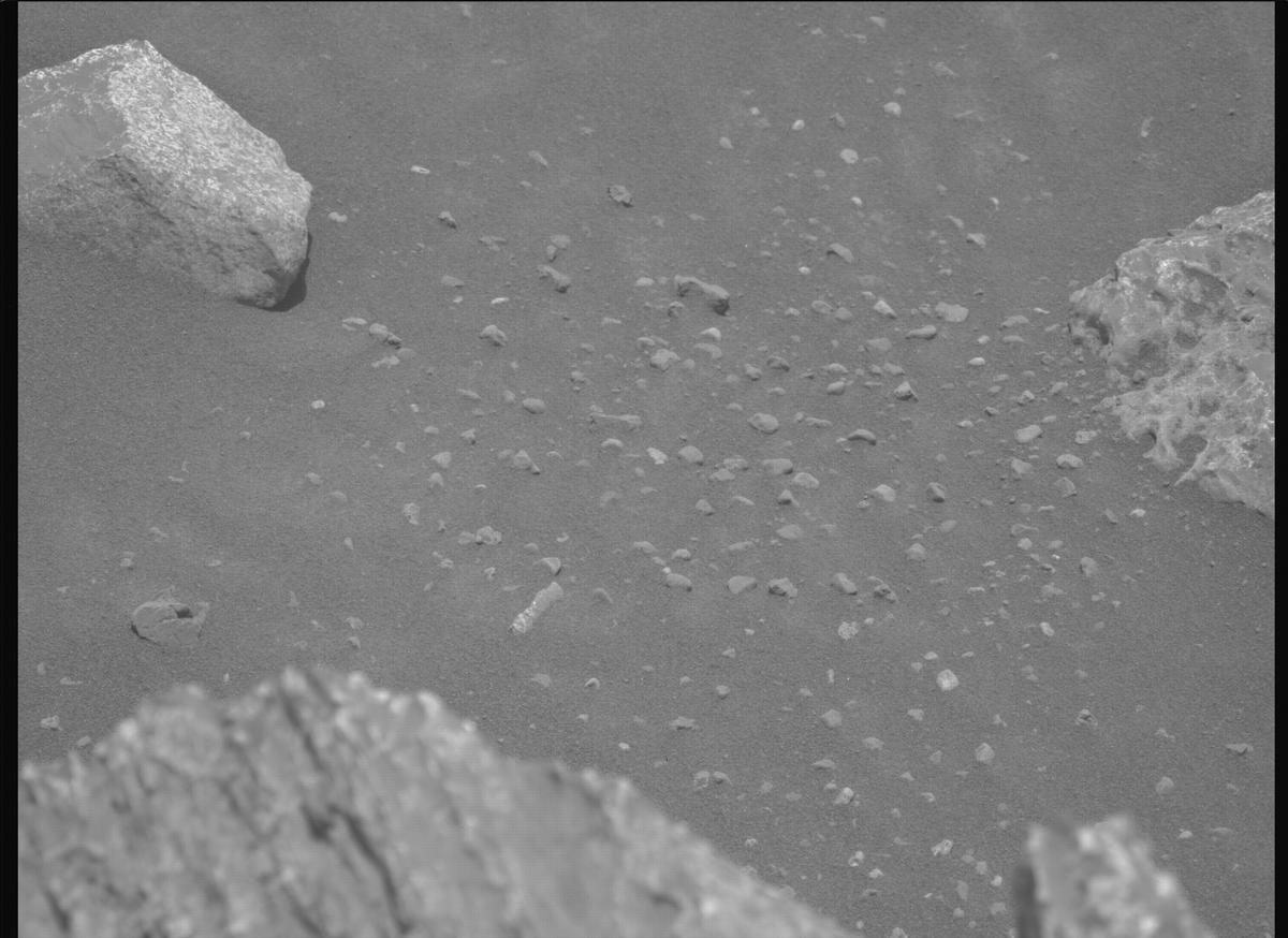 This image was taken by MCZ_LEFT onboard NASA's Mars rover Perseverance on Sol 2011