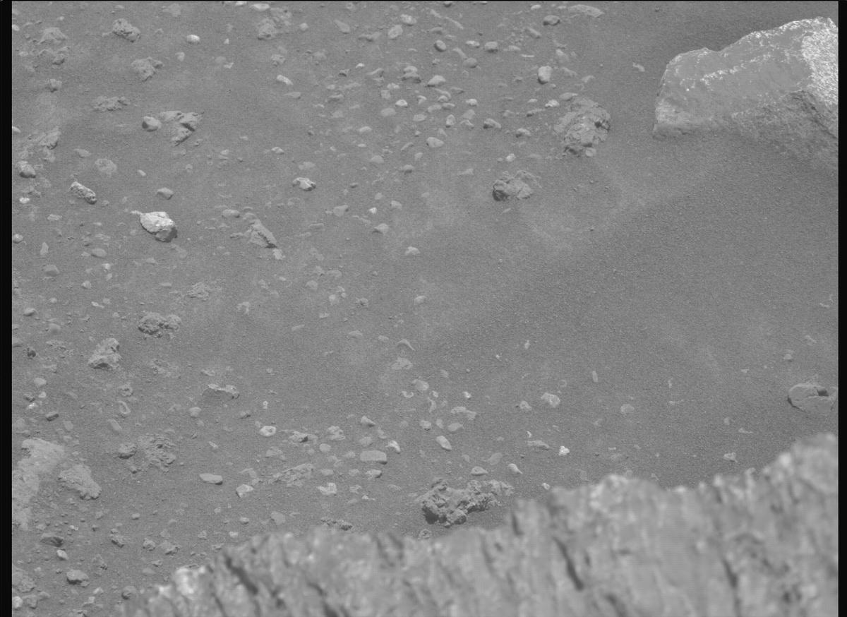 This image was taken by MCZ_LEFT onboard NASA's Mars rover Perseverance on Sol 2011