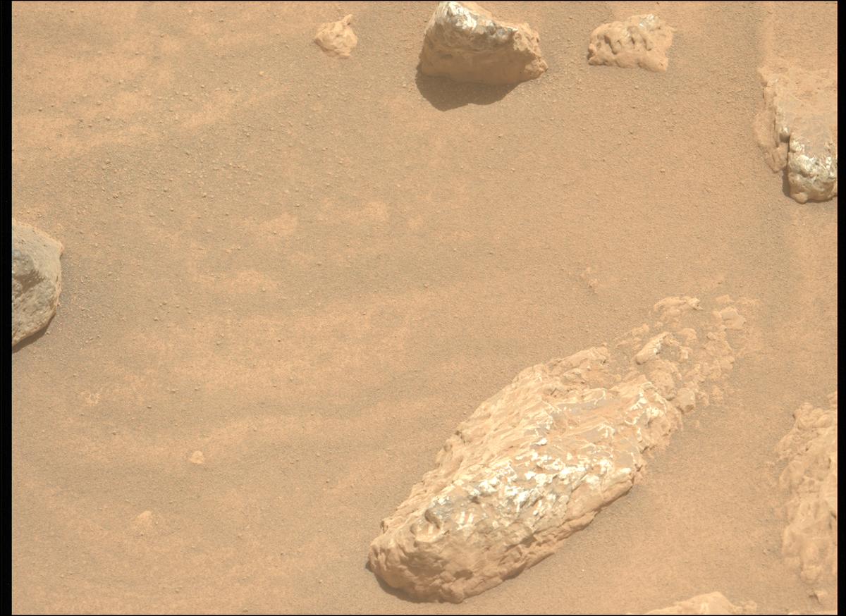 This image was taken by MCZ_LEFT onboard NASA's Mars rover Perseverance on Sol 2011