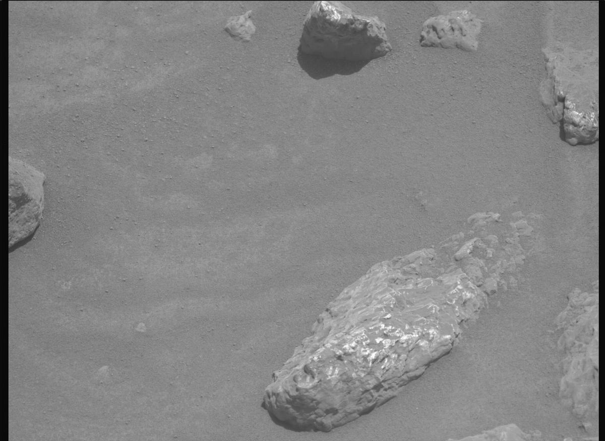 This image was taken by MCZ_LEFT onboard NASA's Mars rover Perseverance on Sol 2011