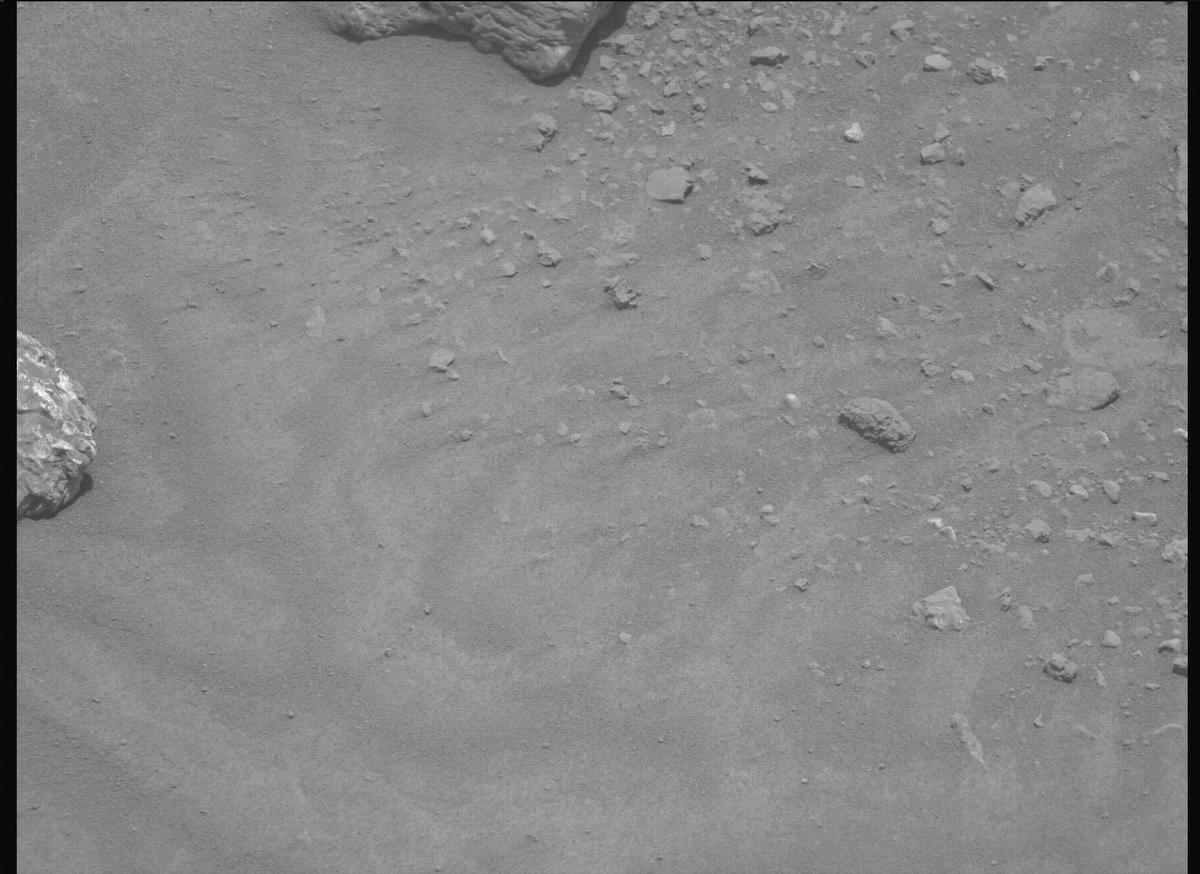 This image was taken by MCZ_LEFT onboard NASA's Mars rover Perseverance on Sol 2011
