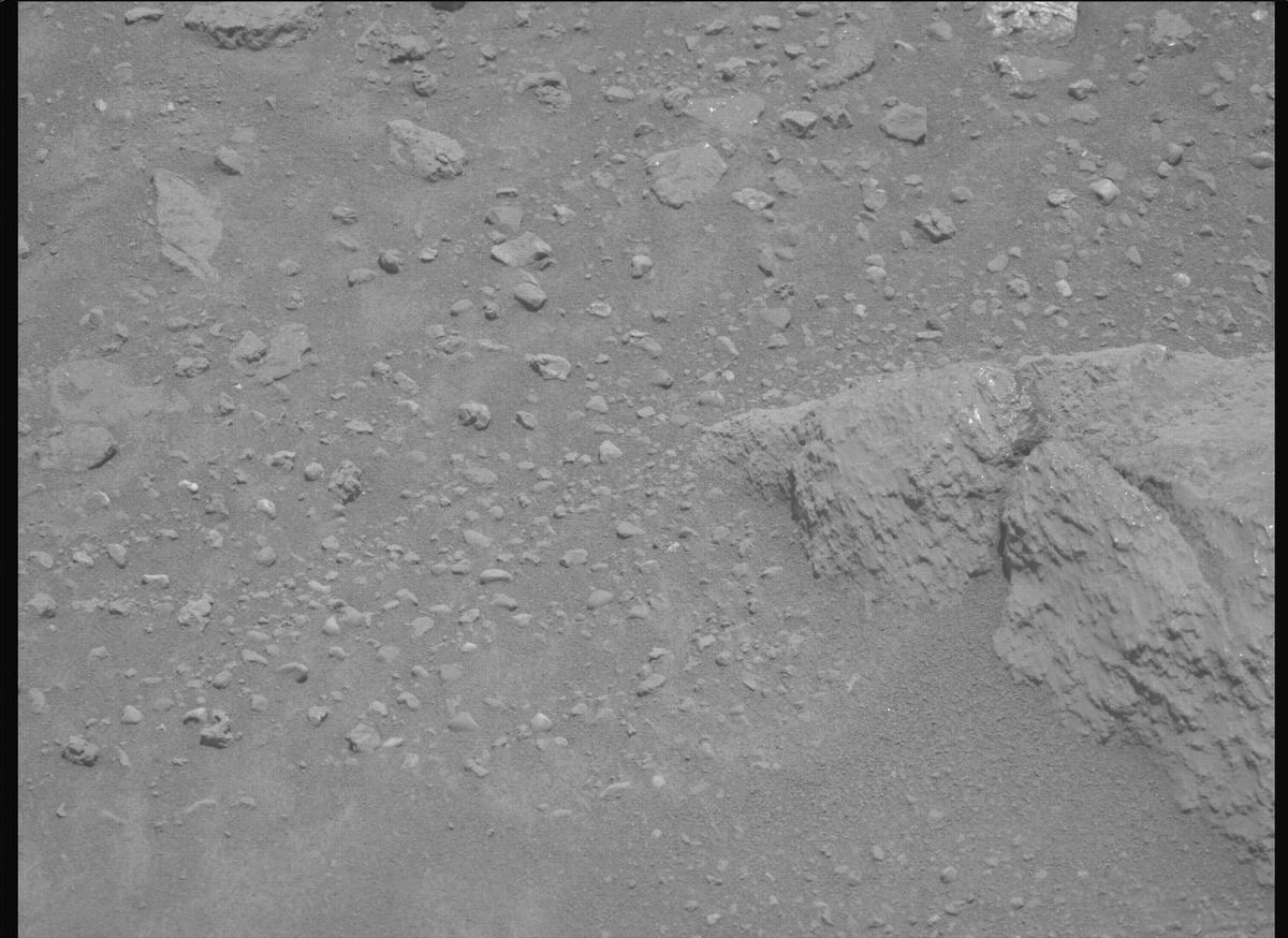 This image was taken by MCZ_LEFT onboard NASA's Mars rover Perseverance on Sol 2011