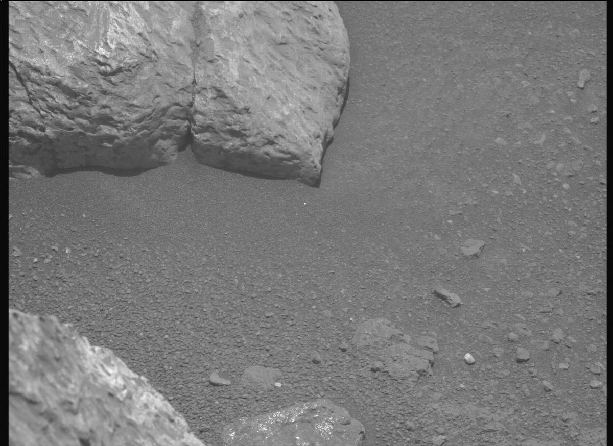This image was taken by MCZ_LEFT onboard NASA's Mars rover Perseverance on Sol 2011