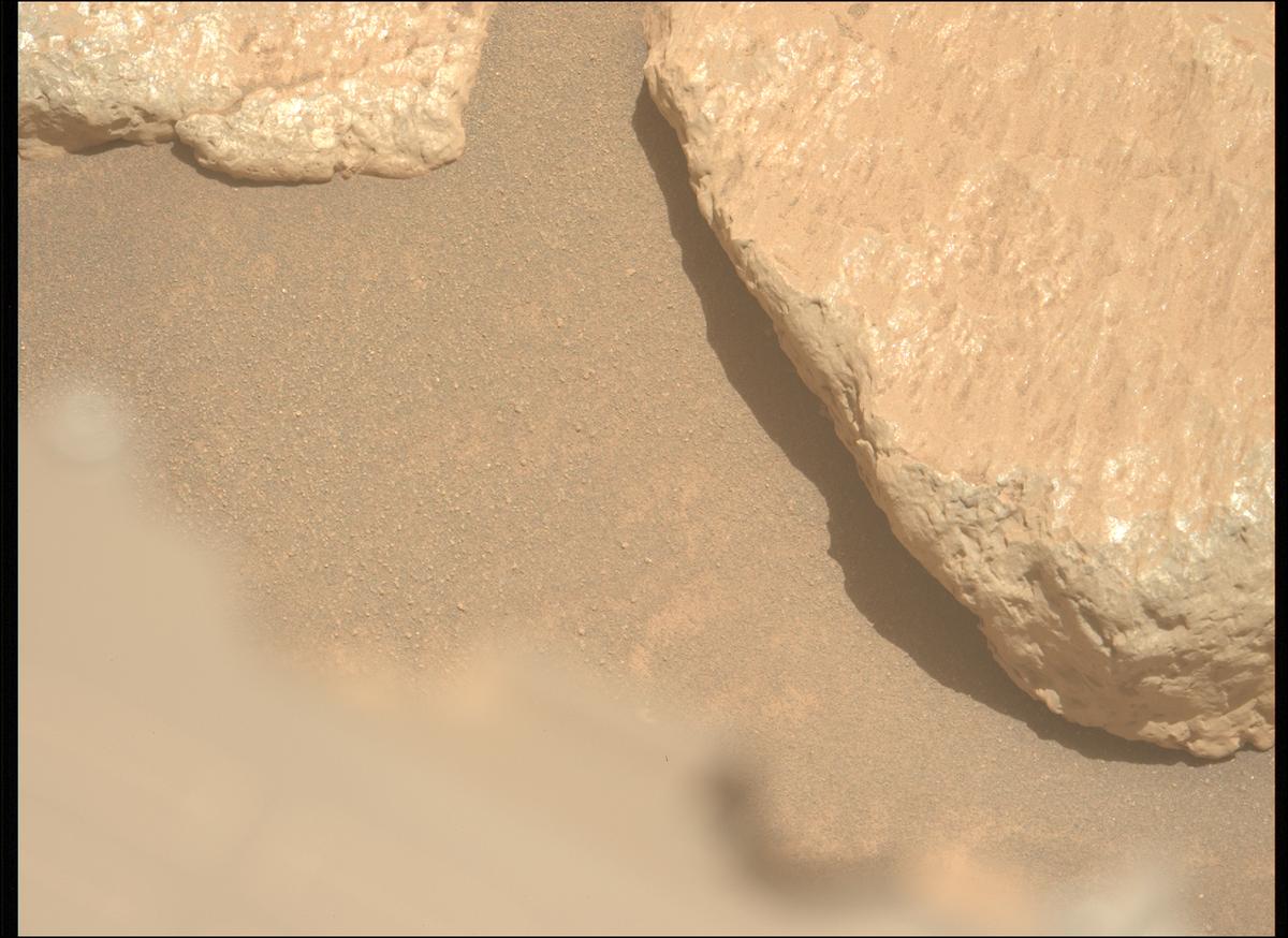 This image was taken by MCZ_LEFT onboard NASA's Mars rover Perseverance on Sol 2011