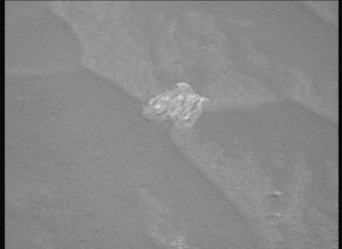 This image was taken by MCZ_LEFT onboard NASA's Mars rover Perseverance on Sol 2011
