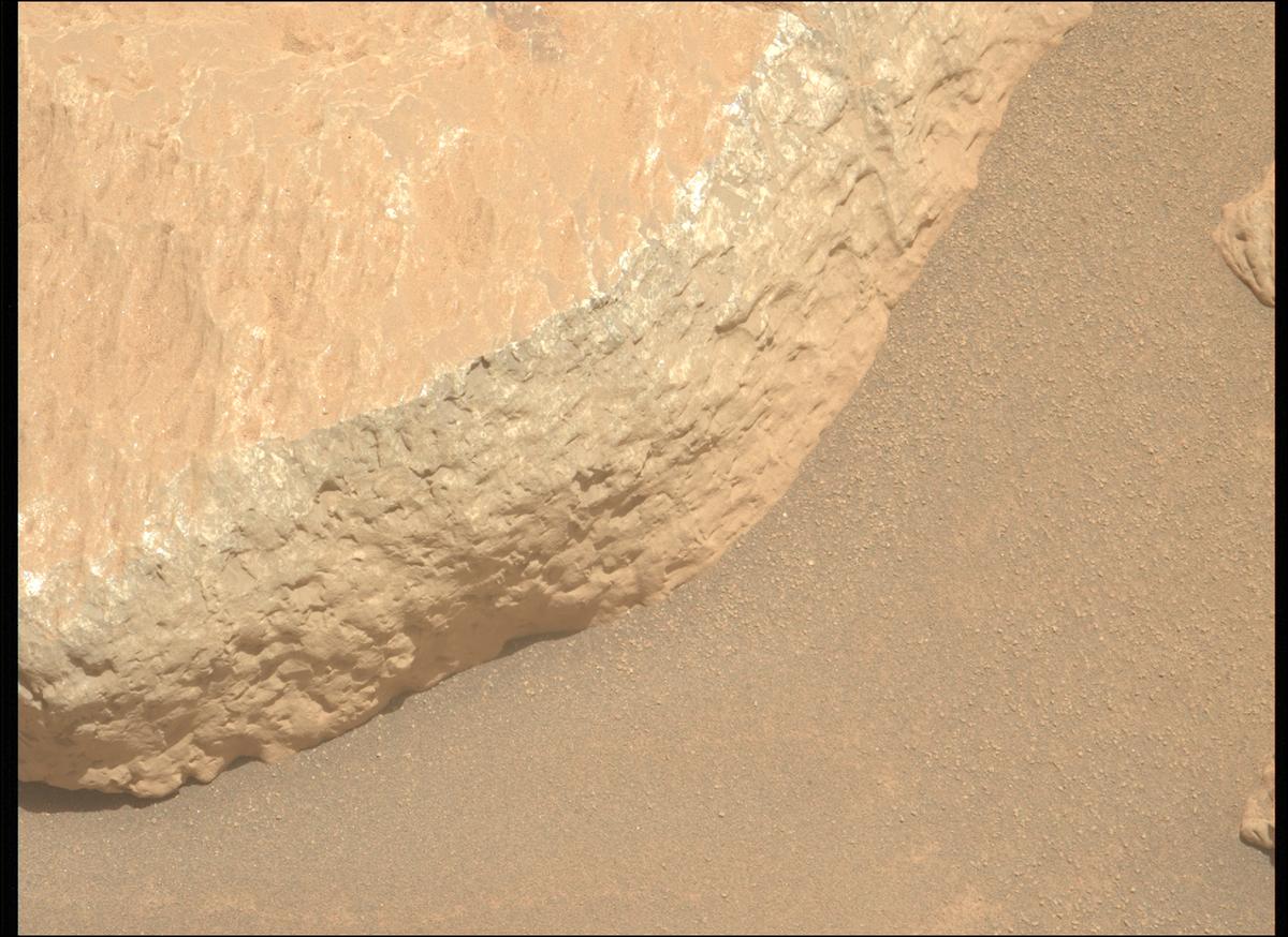 This image was taken by MCZ_LEFT onboard NASA's Mars rover Perseverance on Sol 2011