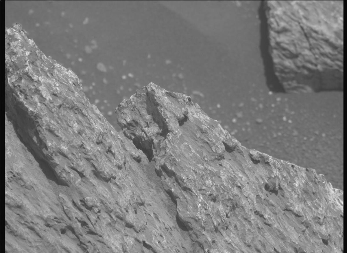 This image was taken by MCZ_LEFT onboard NASA's Mars rover Perseverance on Sol 2011