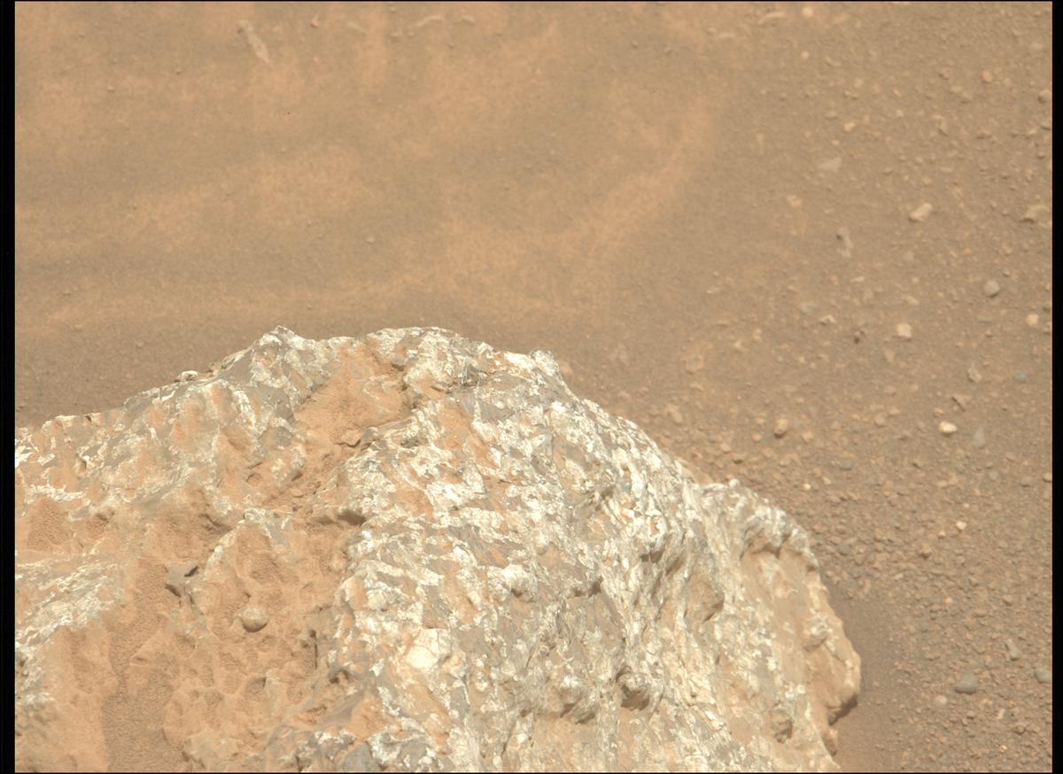 This image was taken by MCZ_LEFT onboard NASA's Mars rover Perseverance on Sol 2011