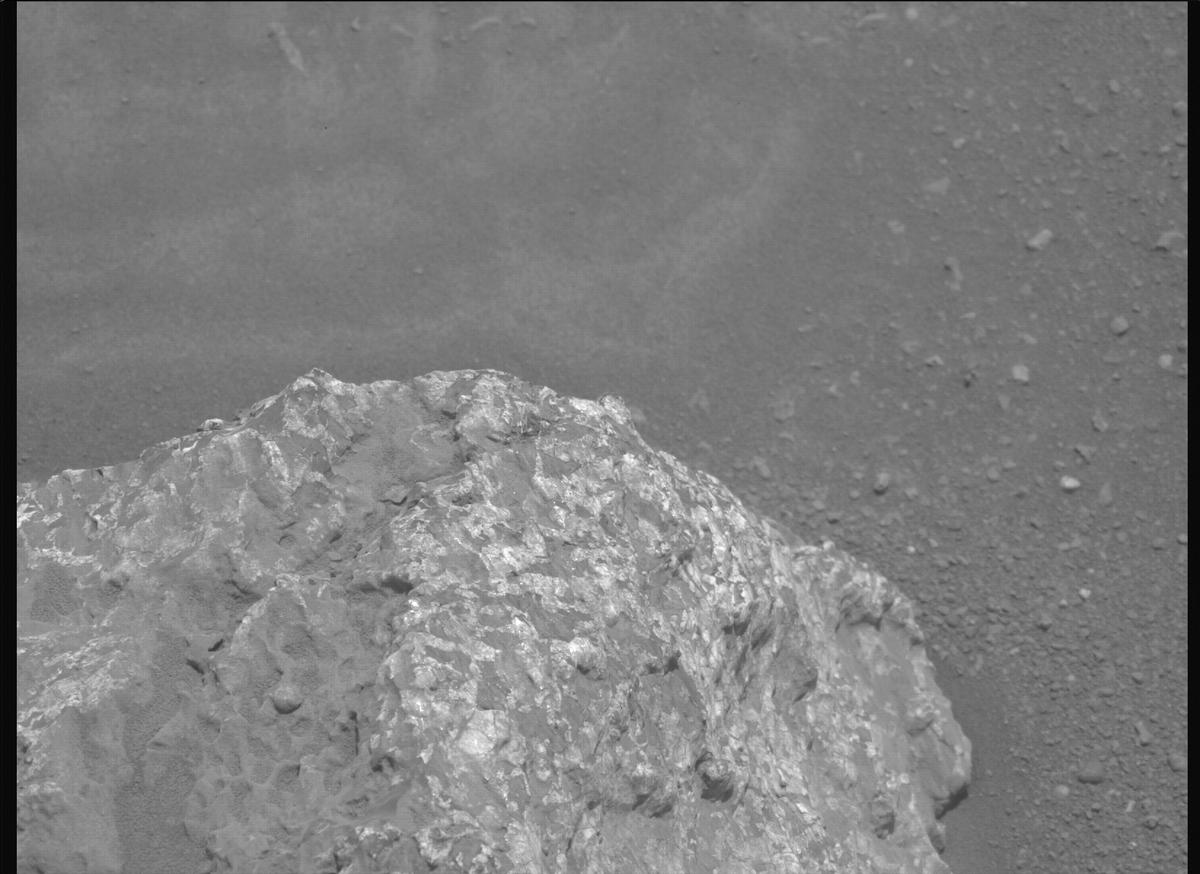 This image was taken by MCZ_LEFT onboard NASA's Mars rover Perseverance on Sol 2011