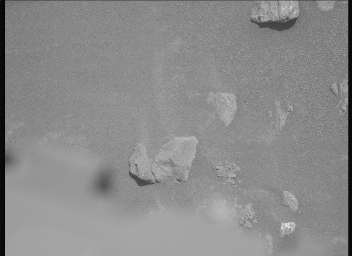 This image was taken by MCZ_LEFT onboard NASA's Mars rover Perseverance on Sol 2011