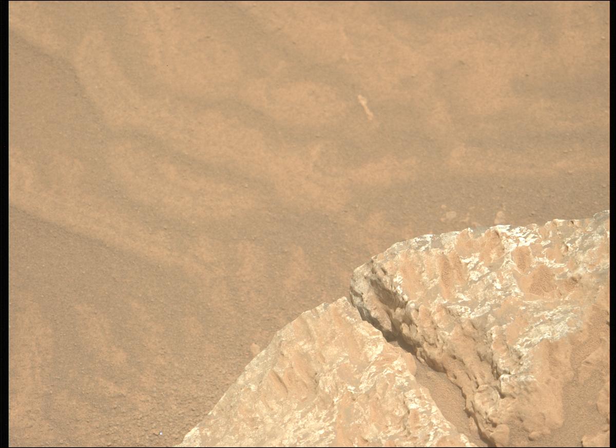 This image was taken by MCZ_LEFT onboard NASA's Mars rover Perseverance on Sol 2011