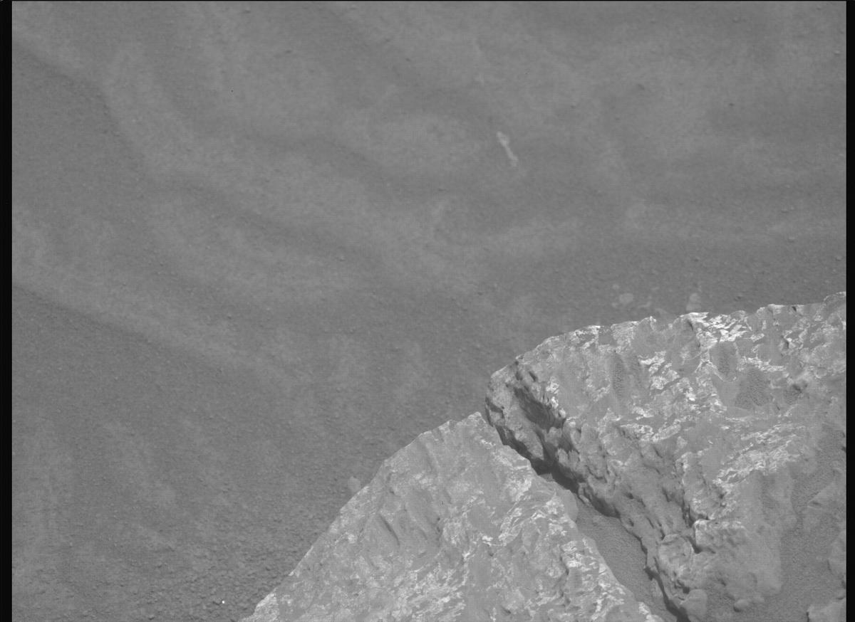 This image was taken by MCZ_LEFT onboard NASA's Mars rover Perseverance on Sol 2011