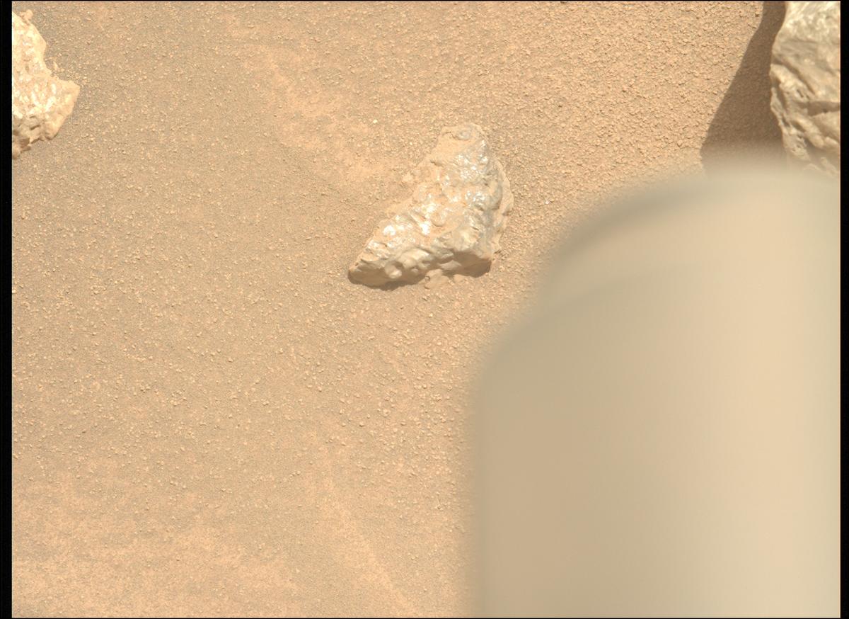 This image was taken by MCZ_LEFT onboard NASA's Mars rover Perseverance on Sol 2011