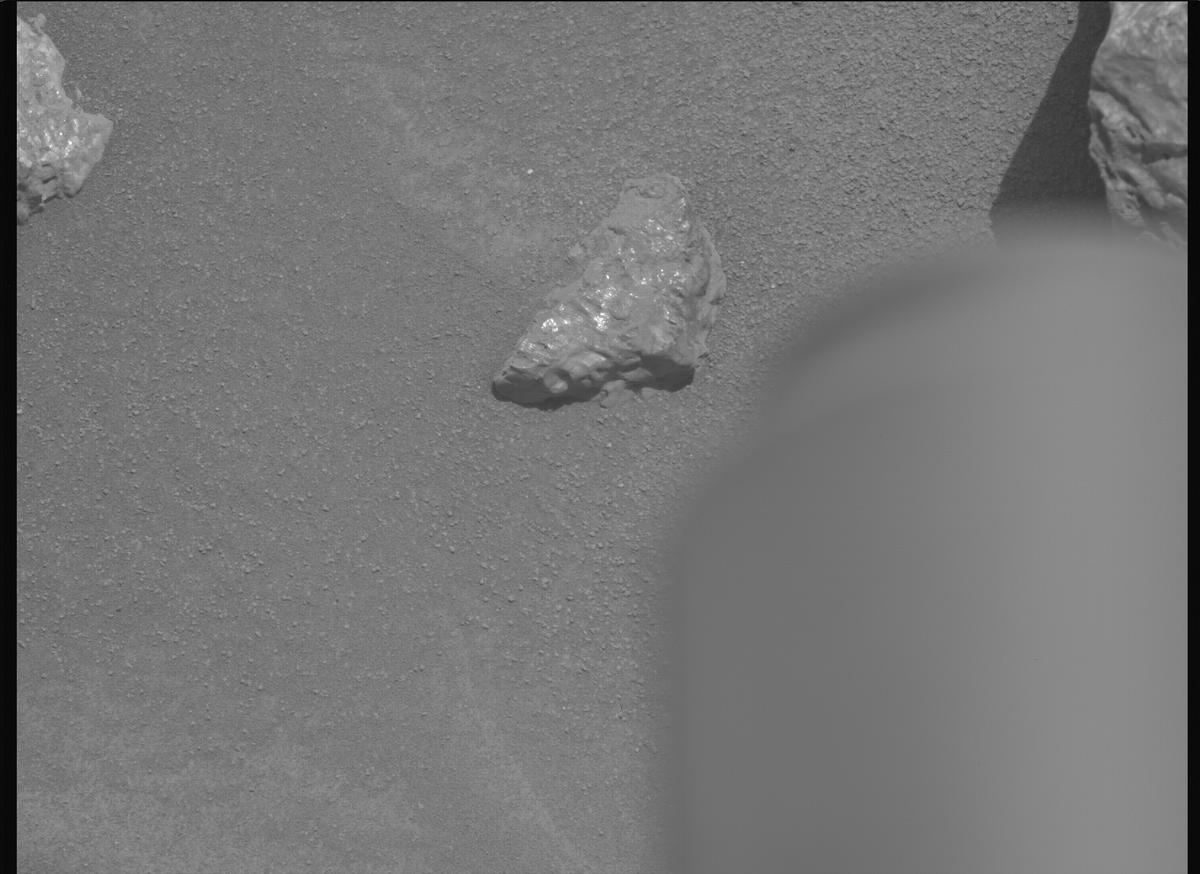 This image was taken by MCZ_LEFT onboard NASA's Mars rover Perseverance on Sol 2011
