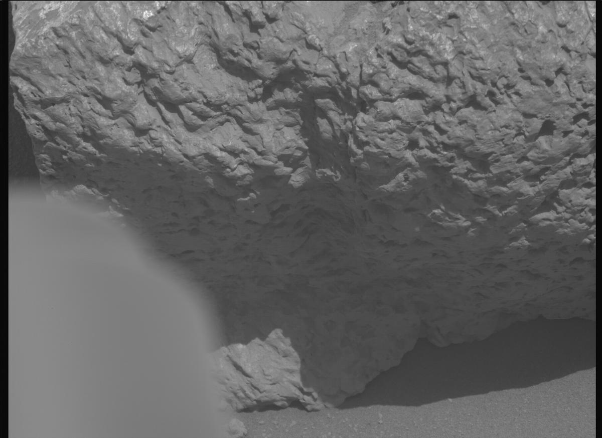 This image was taken by MCZ_LEFT onboard NASA's Mars rover Perseverance on Sol 2011