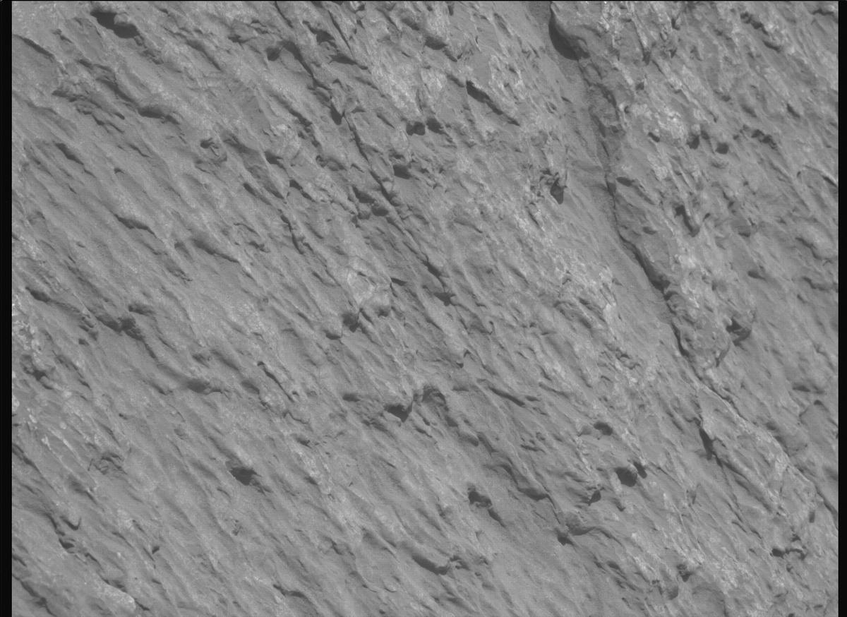 This image was taken by MCZ_LEFT onboard NASA's Mars rover Perseverance on Sol 2011