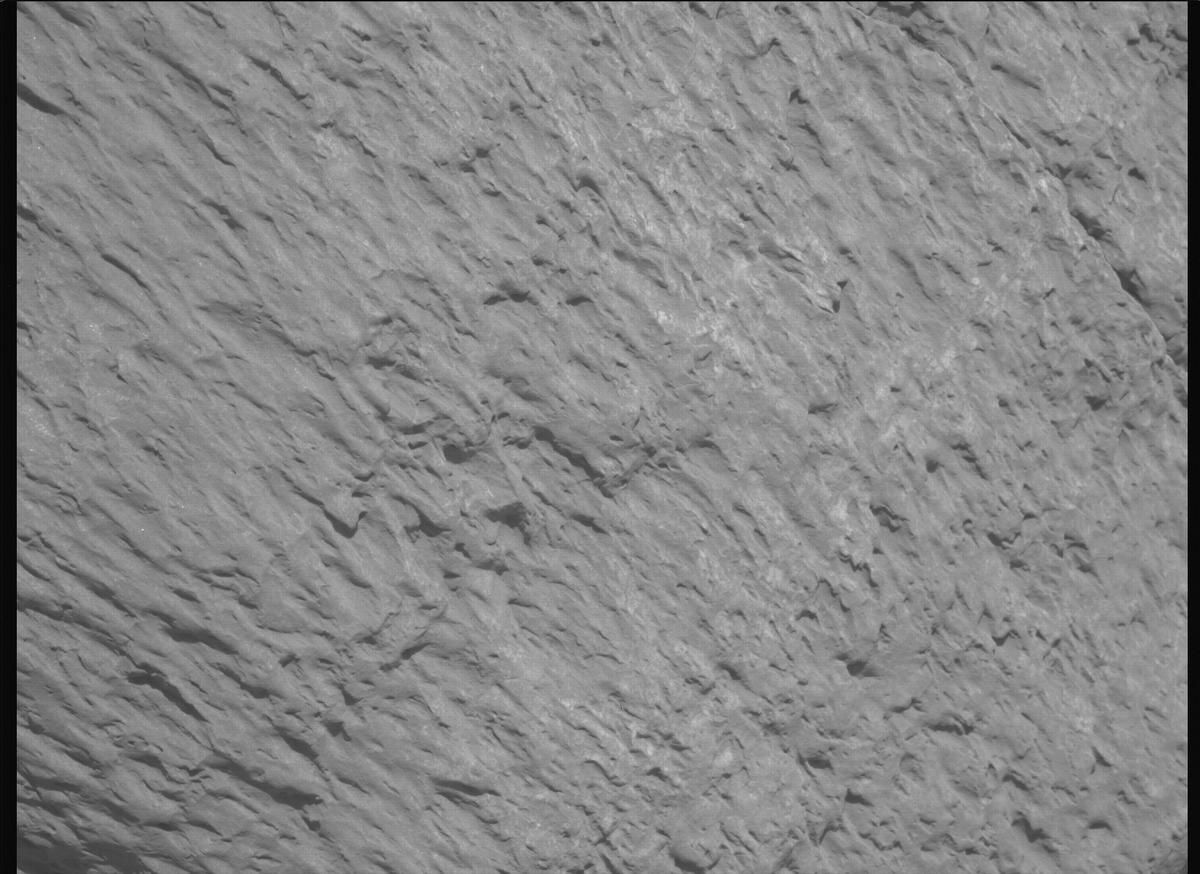 This image was taken by MCZ_LEFT onboard NASA's Mars rover Perseverance on Sol 2011