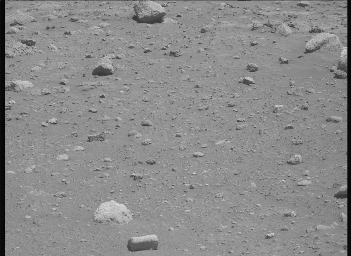 This image was taken by MCZ_LEFT onboard NASA's Mars rover Perseverance on Sol 2019