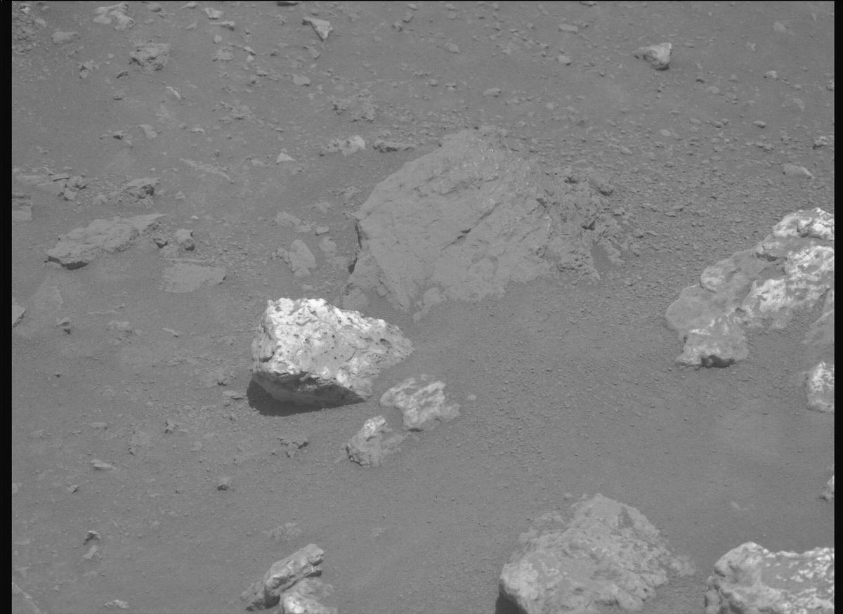 This image was taken by MCZ_LEFT onboard NASA's Mars rover Perseverance on Sol 2023