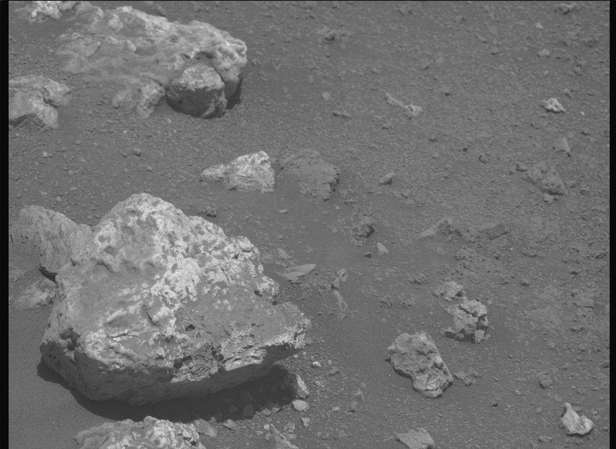 This image was taken by MCZ_LEFT onboard NASA's Mars rover Perseverance on Sol 2023