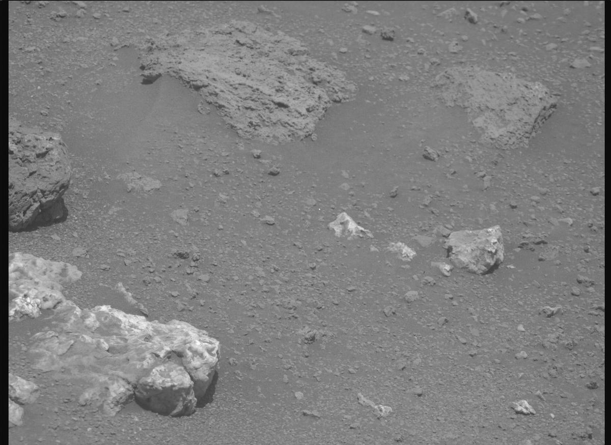 This image was taken by MCZ_RIGHT onboard NASA's Mars rover Perseverance on Sol 2023