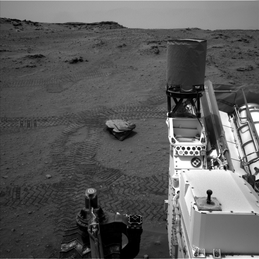 Nasa's Mars rover Curiosity acquired this image using its Left Navigation Camera on Sol 801, at drive 1140, site number 44