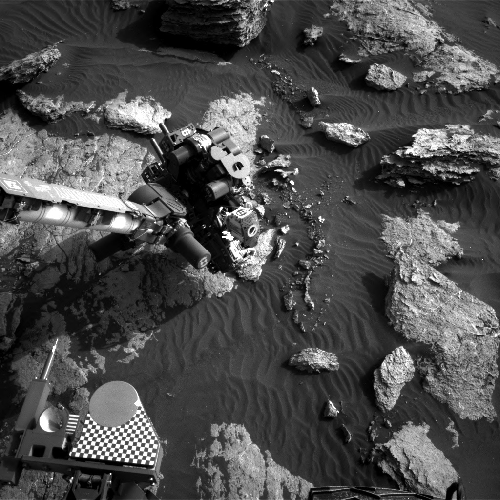 NASA's Mars rover Curiosity acquired this image using its Right Navigation Cameras (Navcams) on Sol 1586