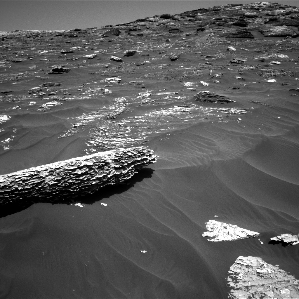 MARS: CURIOSITY u krateru  GALE Vol II. - Page 4 NRB_556756308EDR_F0651642NCAM00285M_-br2