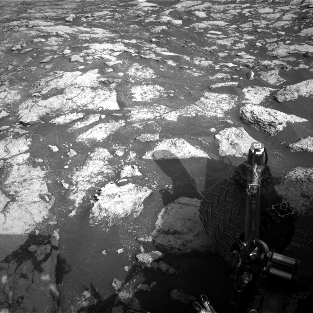Nasa's Mars rover Curiosity acquired this image using its Left Navigation Camera on Sol 2802, at drive 372, site number 81