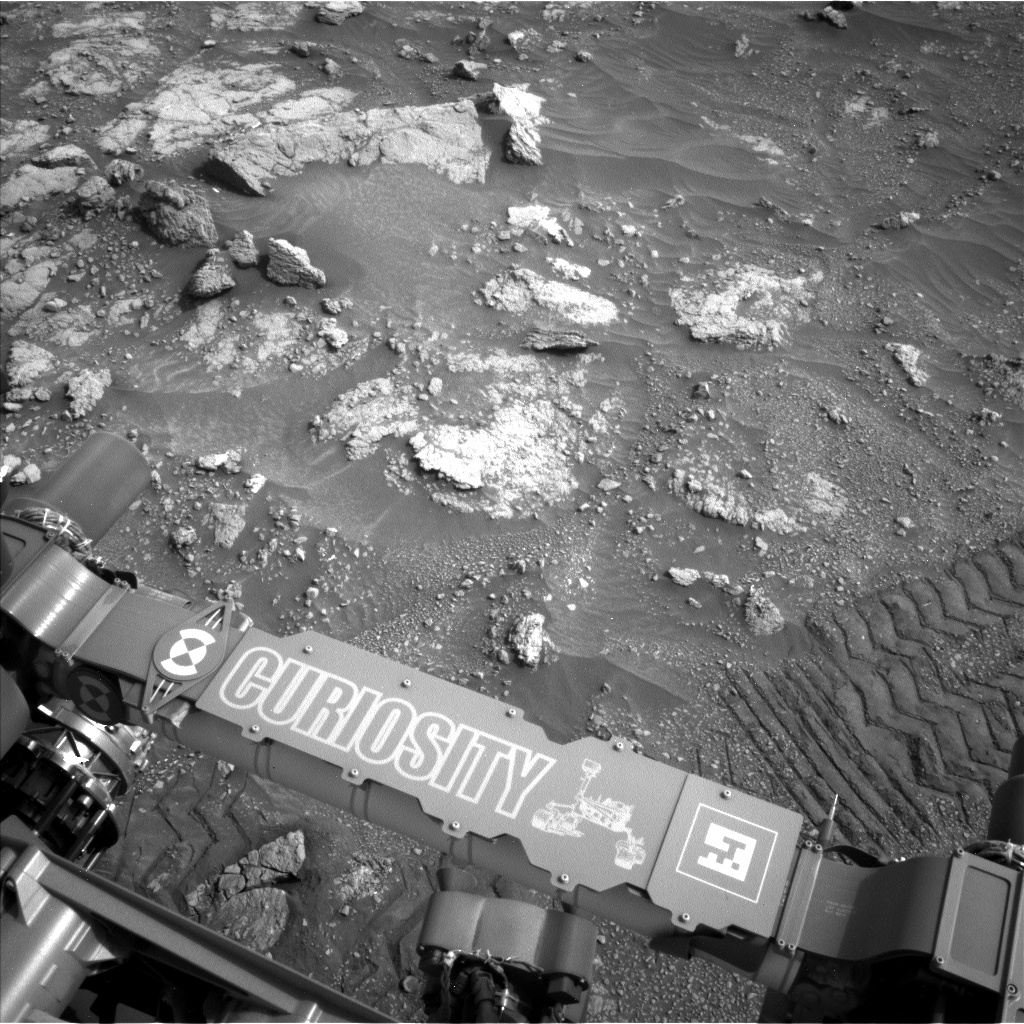 Nasa's Mars rover Curiosity acquired this image using its Left Navigation Camera on Sol 2816, at drive 352, site number 82
