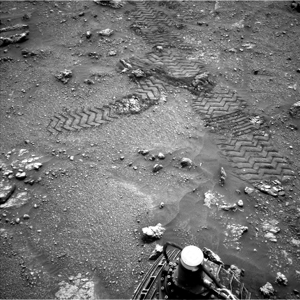 Nasa's Mars rover Curiosity acquired this image using its Left Navigation Camera on Sol 2816, at drive 352, site number 82