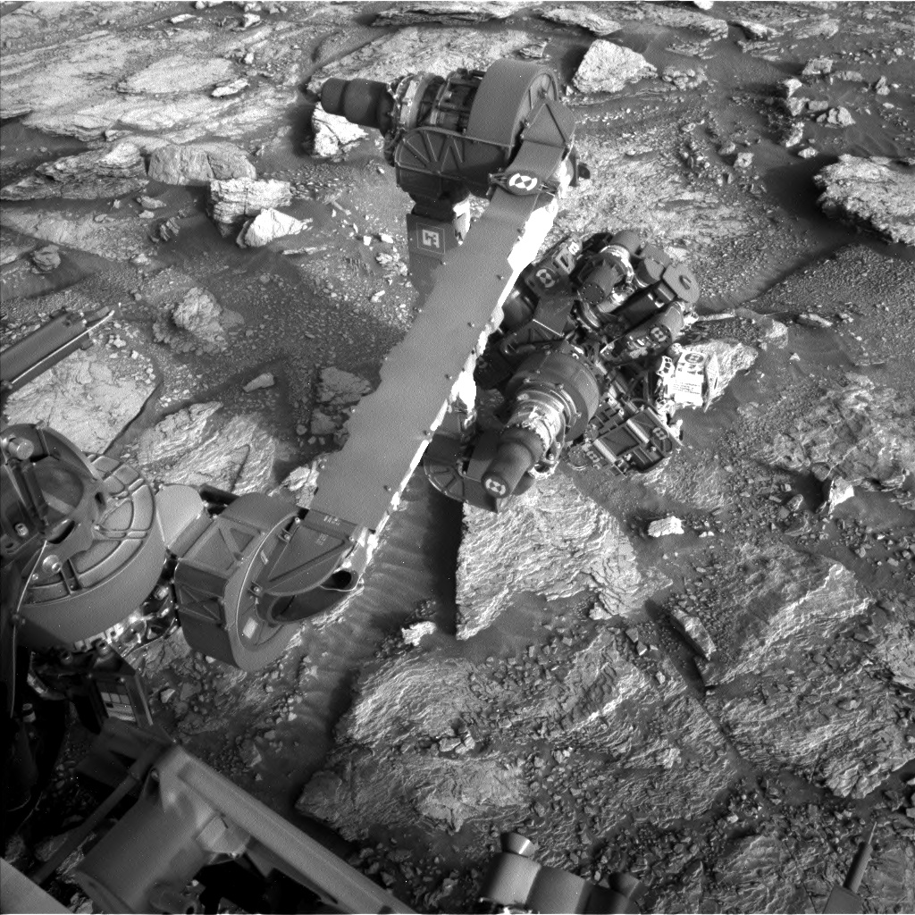Nasa's Mars rover Curiosity acquired this image using its Left Navigation Camera on Sol 2935, at drive 932, site number 83