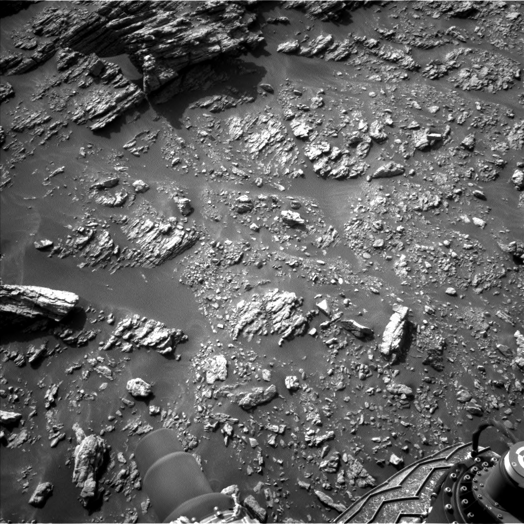 Nasa's Mars rover Curiosity acquired this image using its Left Navigation Camera on Sol 2941, at drive 1584, site number 83