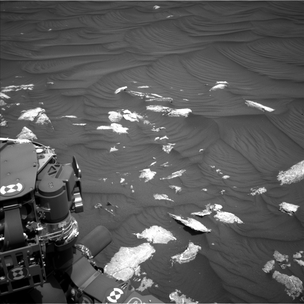 Nasa's Mars rover Curiosity acquired this image using its Left Navigation Camera on Sol 2979, at drive 2002, site number 84