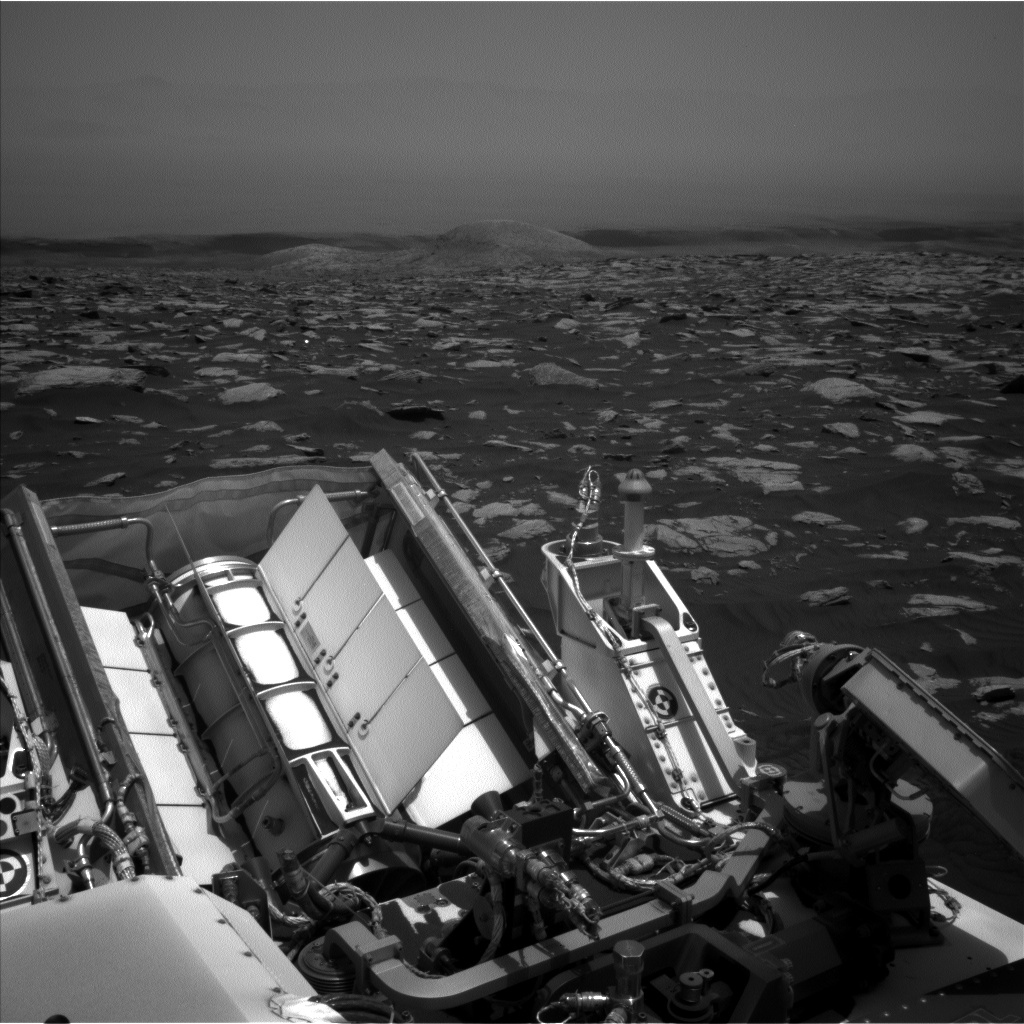 Nasa's Mars rover Curiosity acquired this image using its Left Navigation Camera on Sol 2991, at drive 2120, site number 84