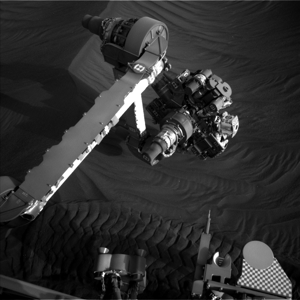 Nasa's Mars rover Curiosity acquired this image using its Left Navigation Camera on Sol 2994, at drive 2120, site number 84