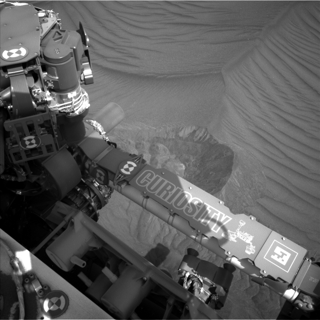 Nasa's Mars rover Curiosity acquired this image using its Left Navigation Camera on Sol 2995, at drive 2160, site number 84