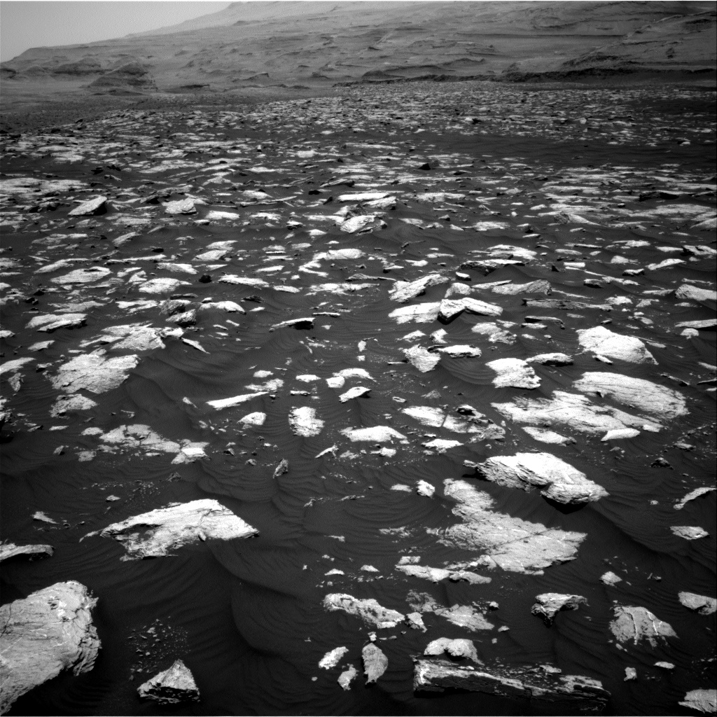 Nasa's Mars rover Curiosity acquired this image using its Right Navigation Camera on Sol 2998, at drive 2352, site number 84