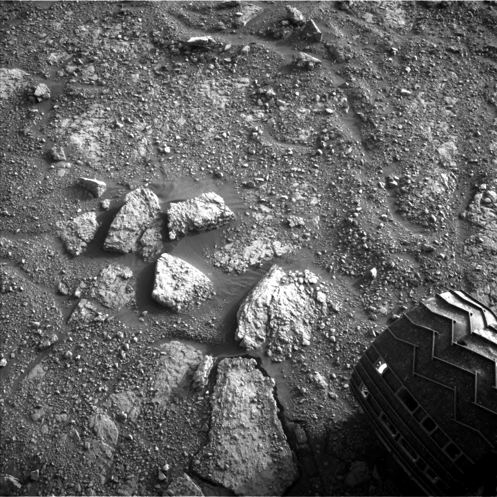 Nasa's Mars rover Curiosity acquired this image using its Left Navigation Camera on Sol 3005, at drive 538, site number 85