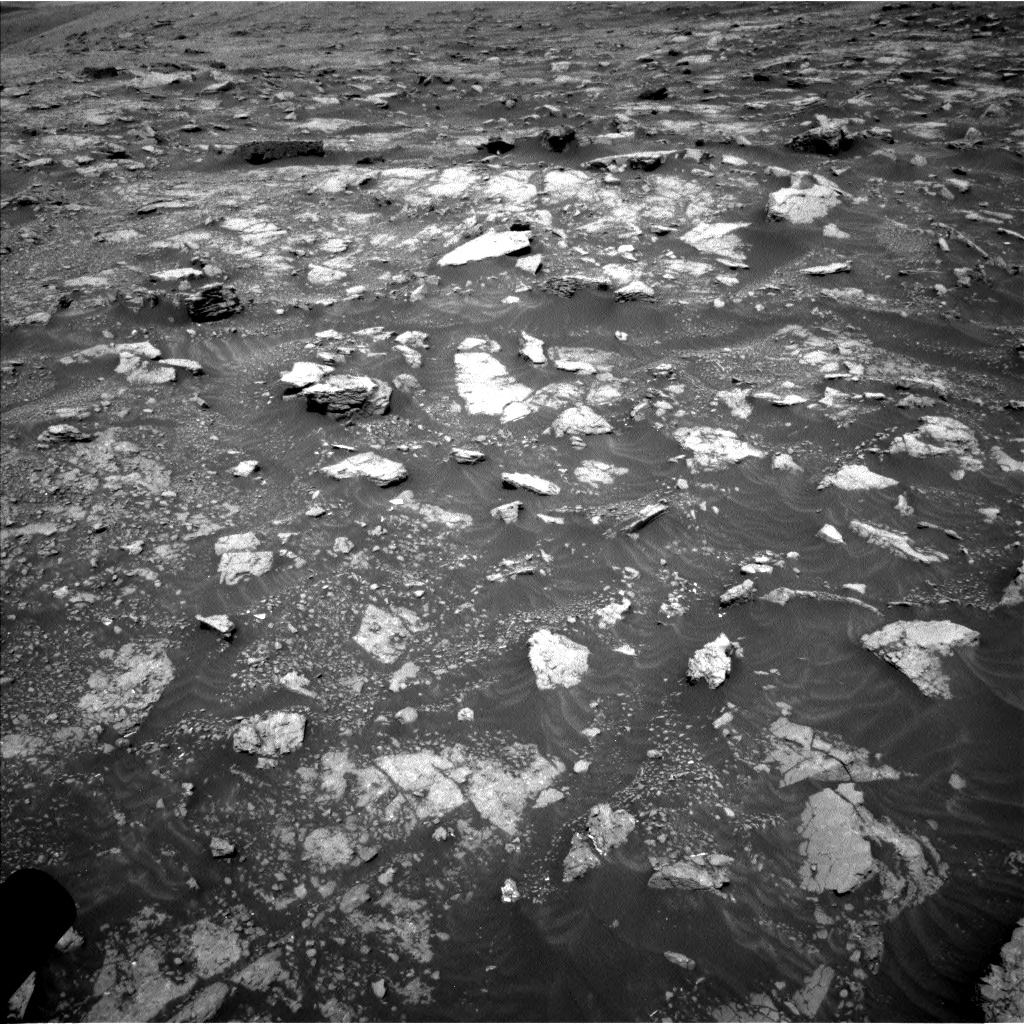Nasa's Mars rover Curiosity acquired this image using its Left Navigation Camera on Sol 3011, at drive 1444, site number 85