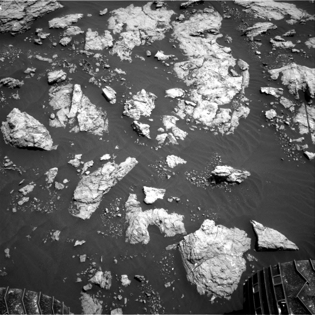 Nasa's Mars rover Curiosity acquired this image using its Right Navigation Camera on Sol 3022, at drive 174, site number 86