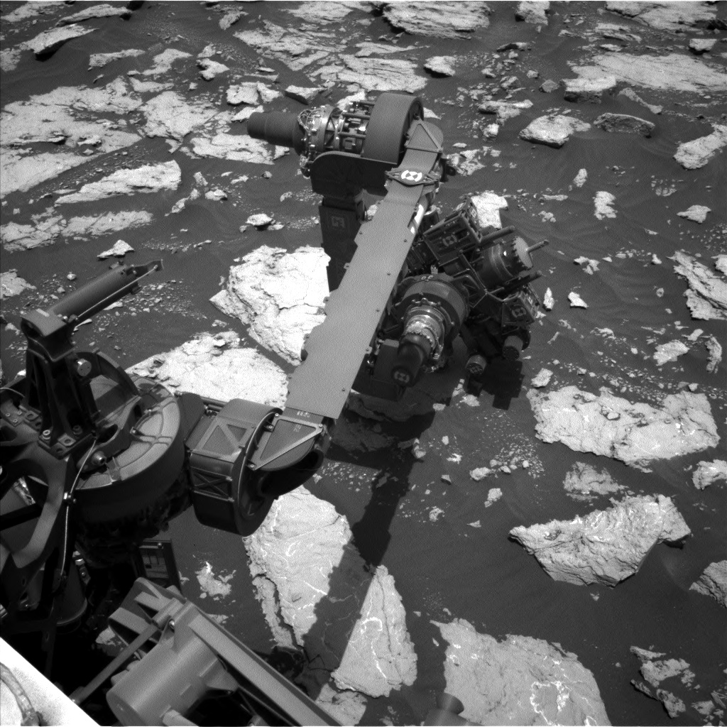 Nasa's Mars rover Curiosity acquired this image using its Left Navigation Camera on Sol 3025, at drive 174, site number 86