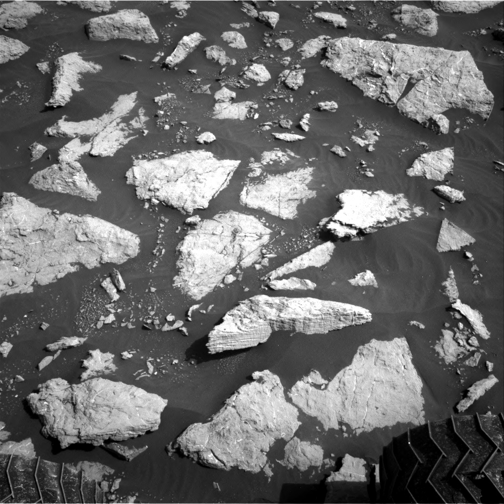 Nasa's Mars rover Curiosity acquired this image using its Right Navigation Camera on Sol 3025, at drive 480, site number 86