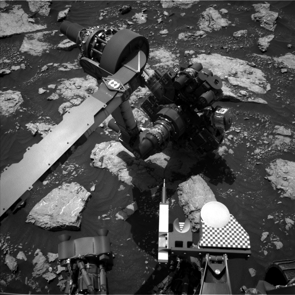Nasa's Mars rover Curiosity acquired this image using its Left Navigation Camera on Sol 3027, at drive 618, site number 86