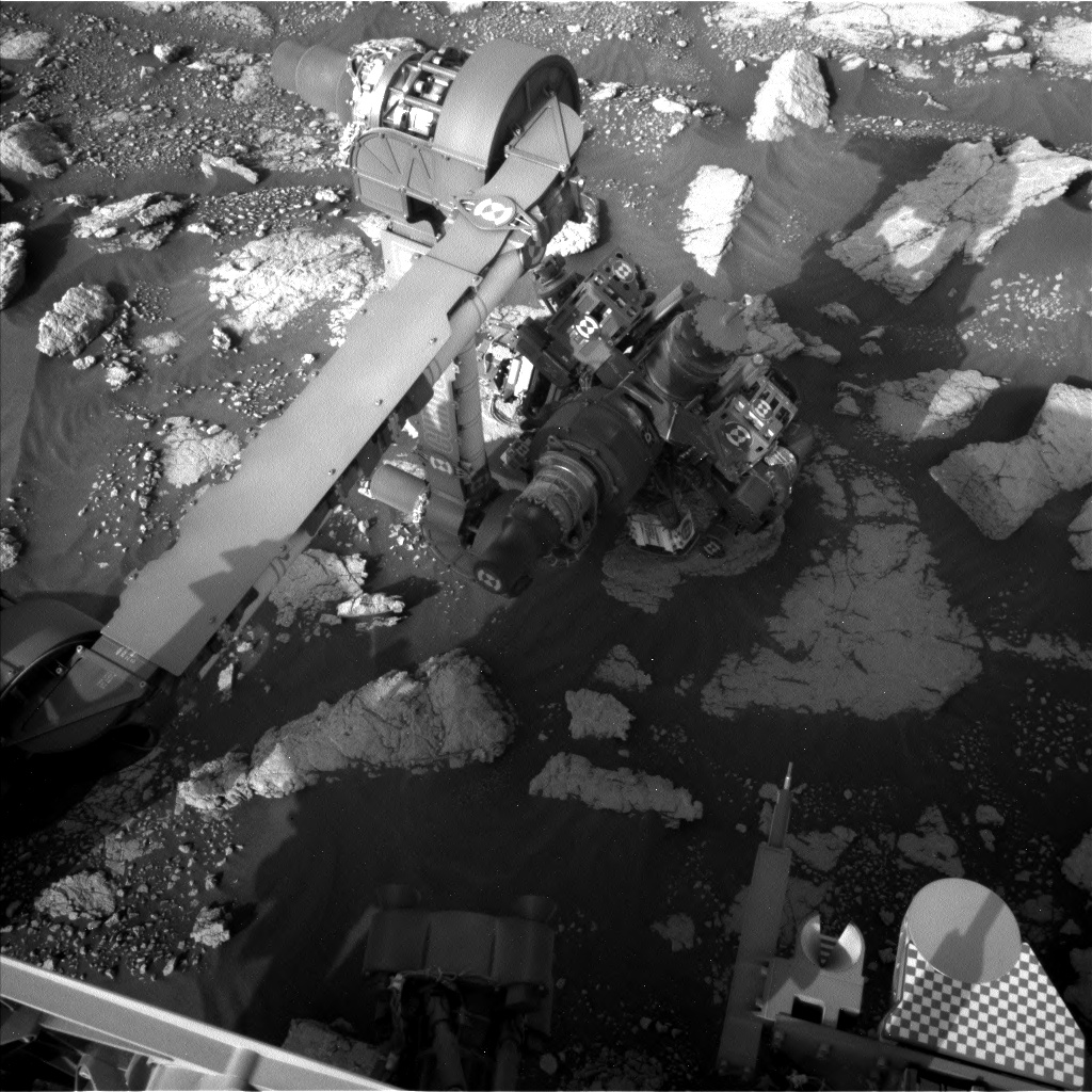 Nasa's Mars rover Curiosity acquired this image using its Left Navigation Camera on Sol 3031, at drive 1218, site number 86