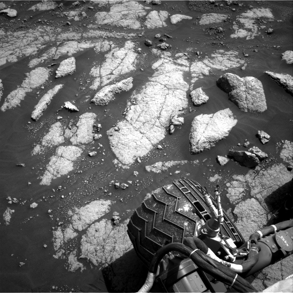 Nasa's Mars rover Curiosity acquired this image using its Right Navigation Camera on Sol 3032, at drive 1456, site number 86